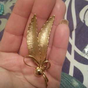 Vintage gold tone hair clip